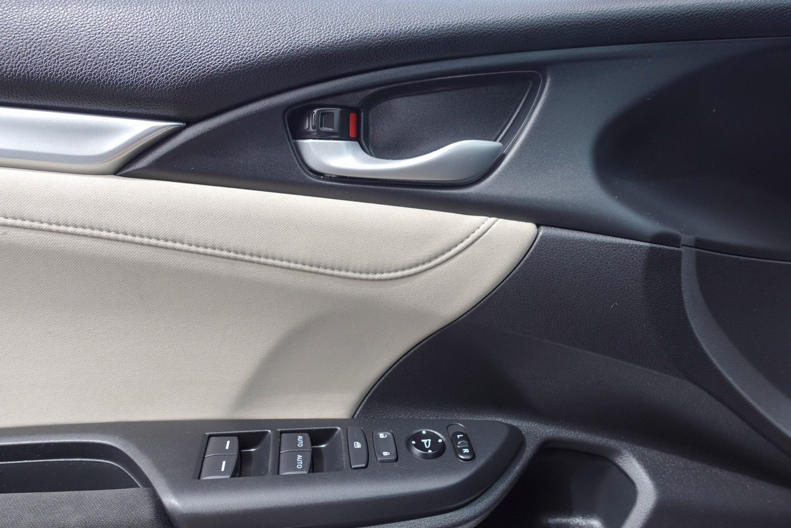 Used 2020 Honda Civic EX image 11