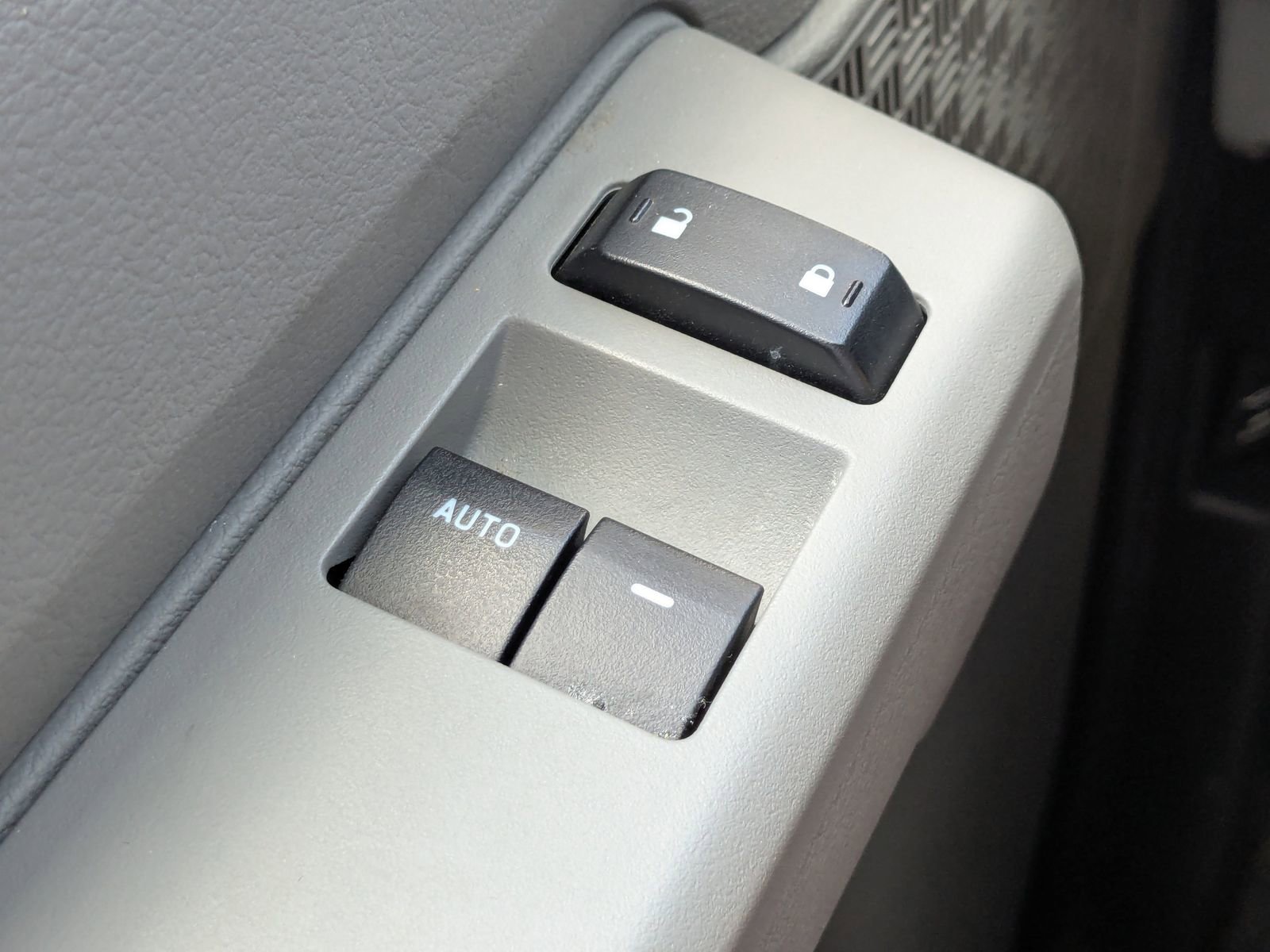 Certified 2024 Ford E-350 and Econoline 350 Super Duty w/ Power Windows & Locks Group image 24