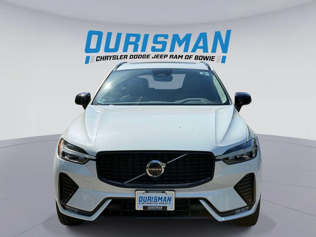 Used 2024 Volvo XC60 B5 Plus AWD/4WD image 6