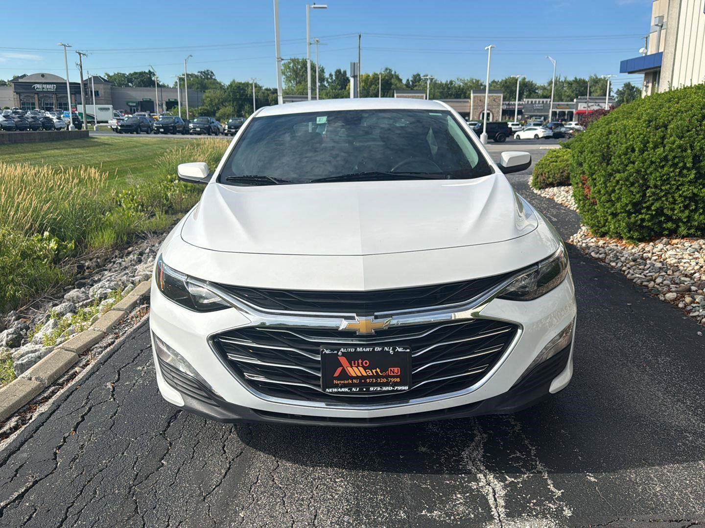 Used 2024 Chevrolet Malibu LT FWD image 2
