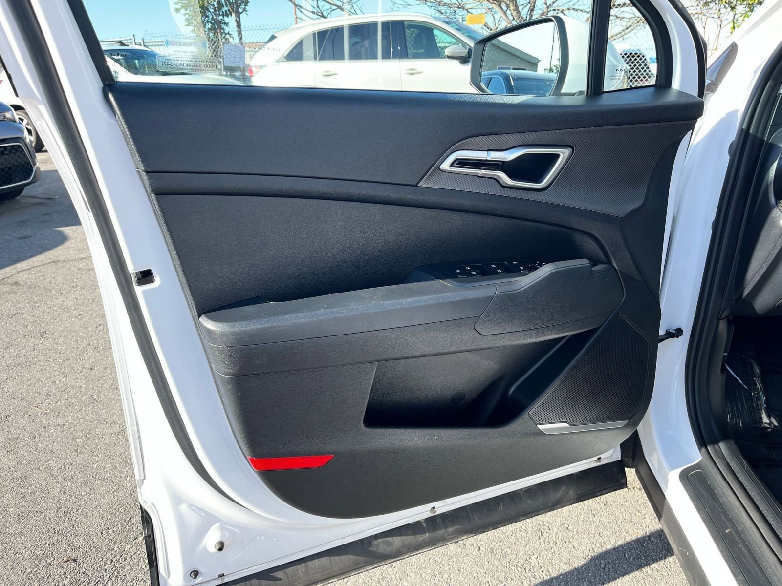 Used 2025 Kia Sportage LX FWD image 18
