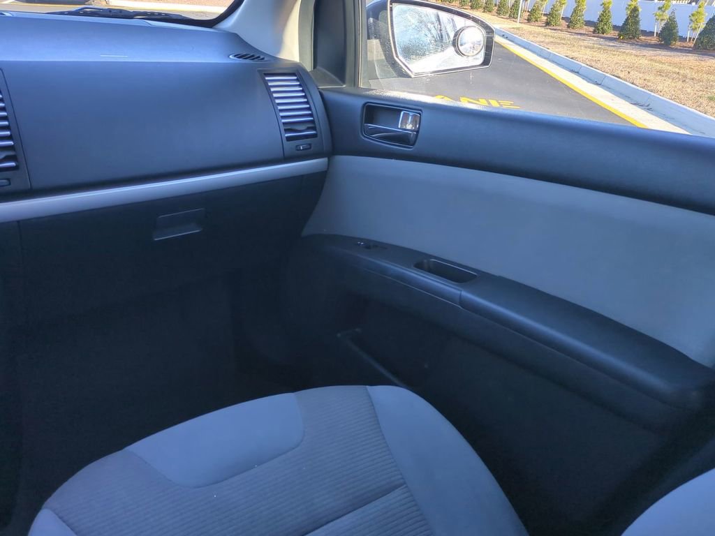 Used 2011 Nissan Sentra 2.0 SR w/ Convenience Pkg image 16