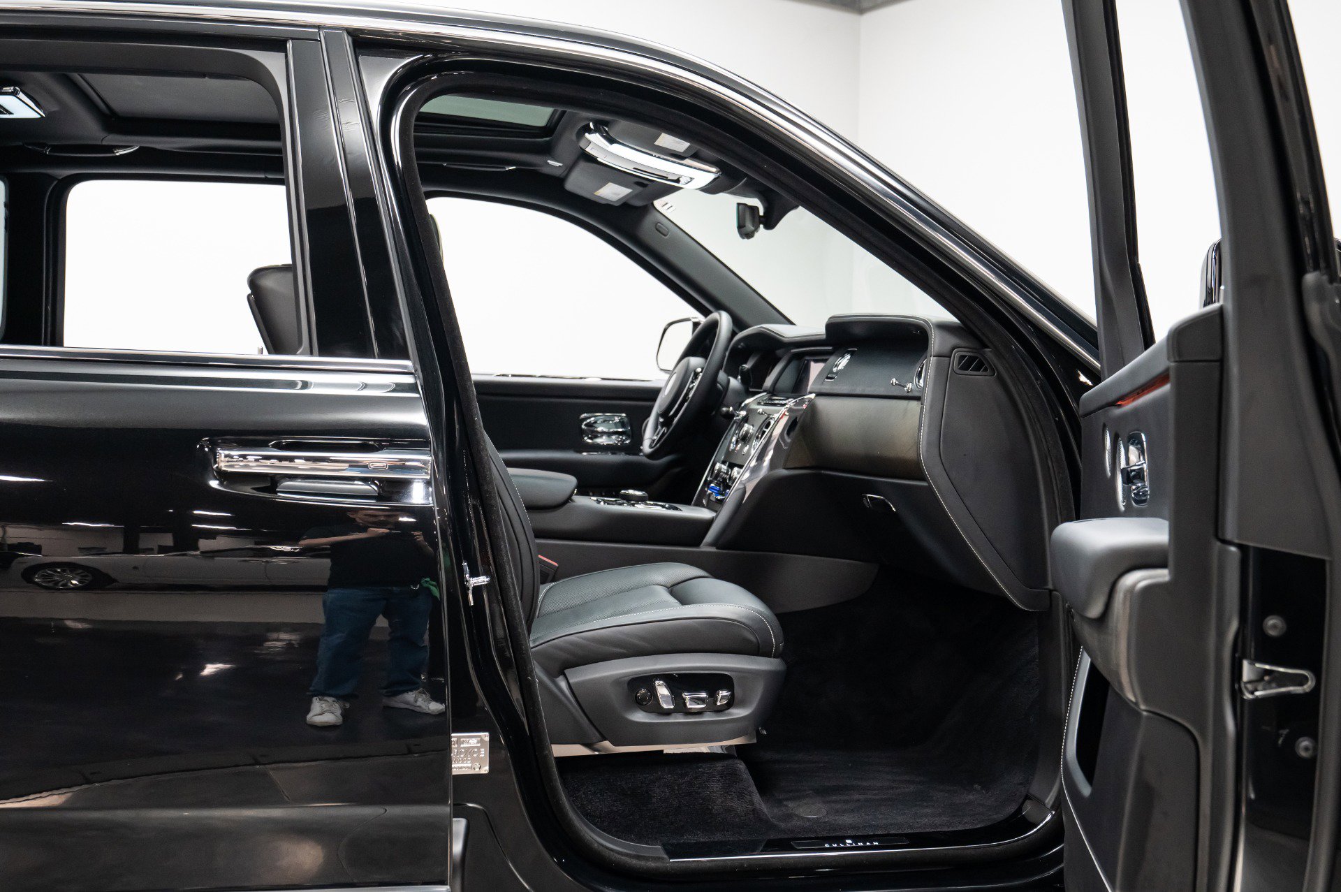 Used 2019 Rolls-Royce Cullinan image 43