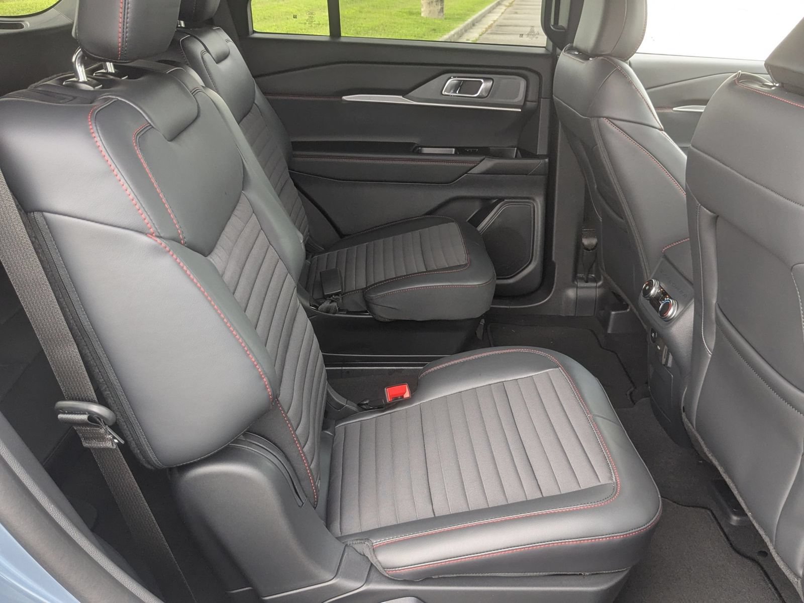 New 2026 Ford Explorer ST-Line AWD/4WD image 37