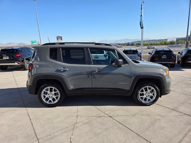 Used 2022 Jeep Renegade Latitude AWD/4WD image 7