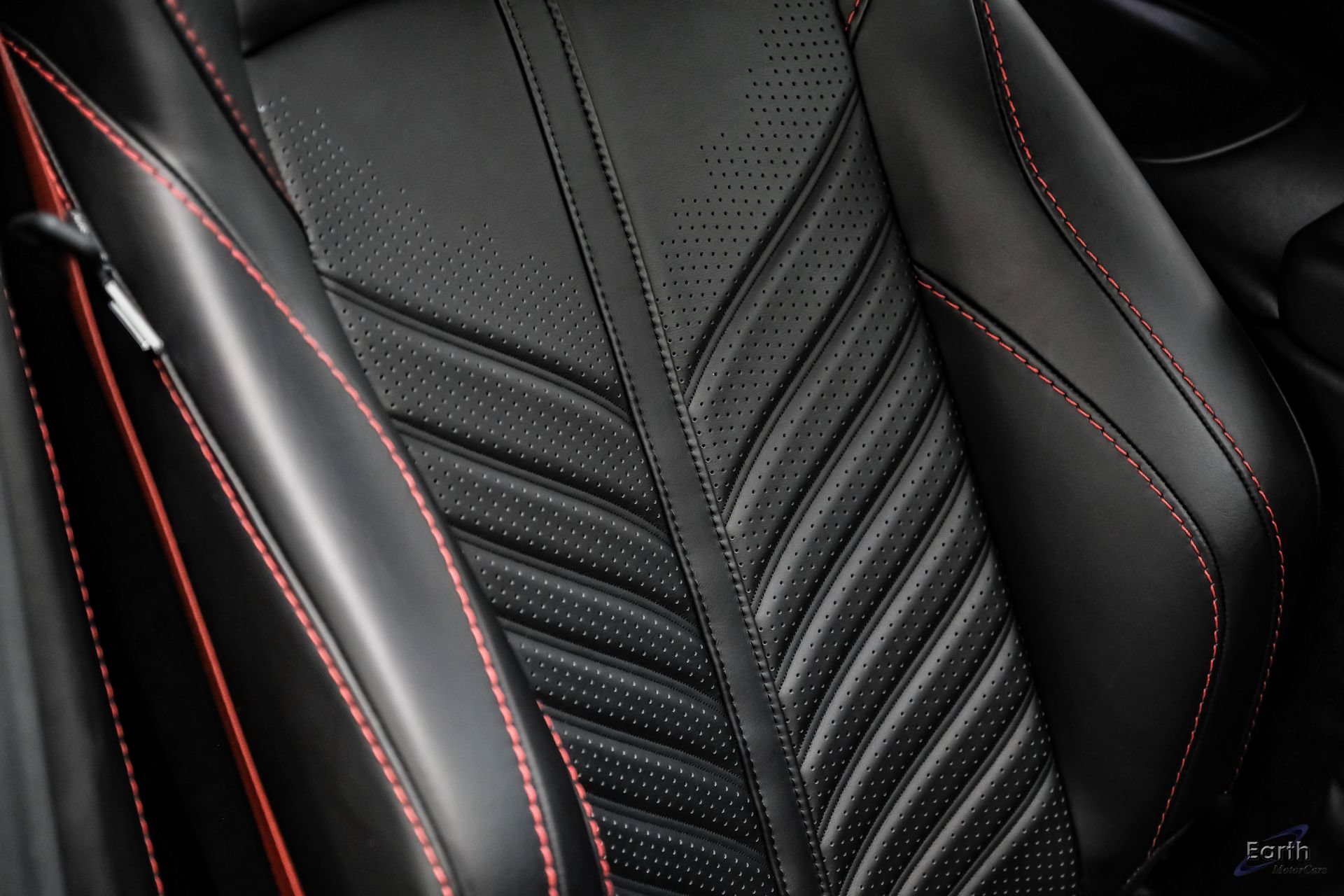Used 2023 Aston Martin V12 Vantage RWD image 57