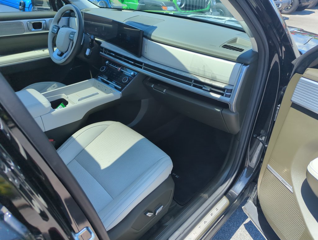 Used 2024 Hyundai Santa Fe Calligraphy FWD image 41