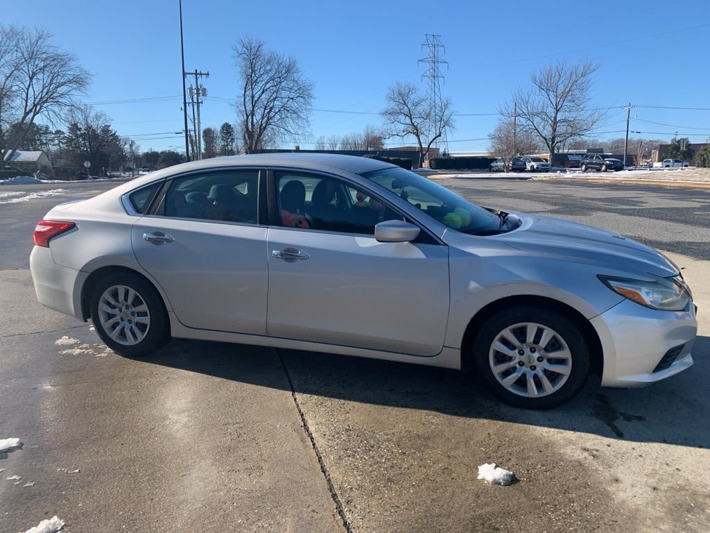 Used 2017 Nissan Altima 2.5 S w/ Power Driver Seat Package image 5