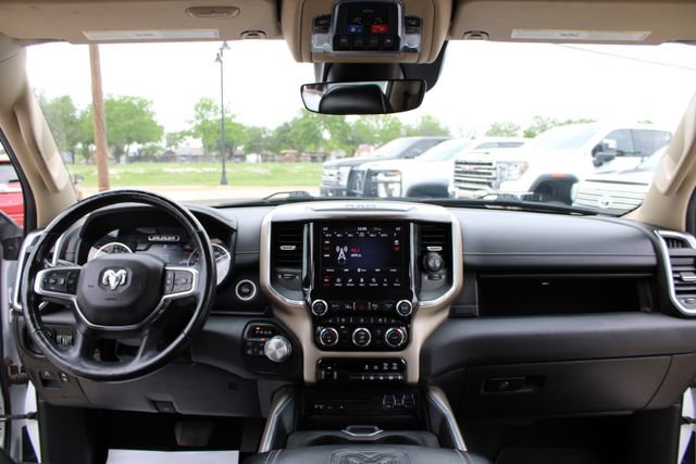 Used 2019 RAM 1500 Laramie AWD/4WD image 17