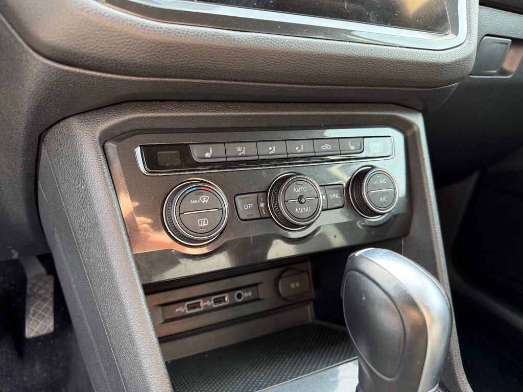 Used 2018 Volkswagen Tiguan SE image 10