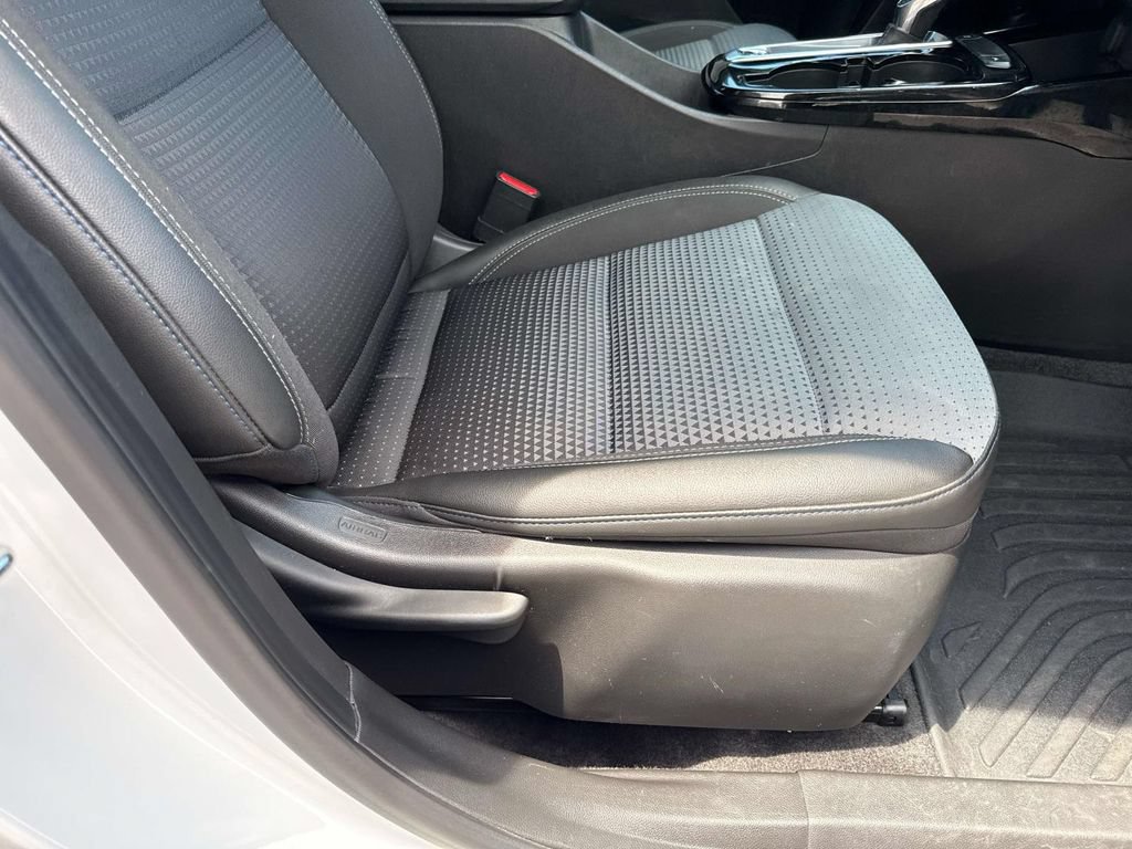 Used 2024 Chevrolet Trax LT FWD image 11