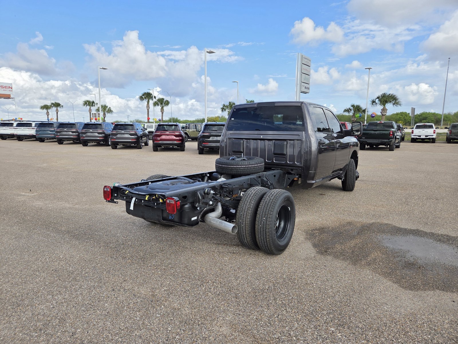 New 2026 RAM 3500 Tradesman AWD/4WD image 7