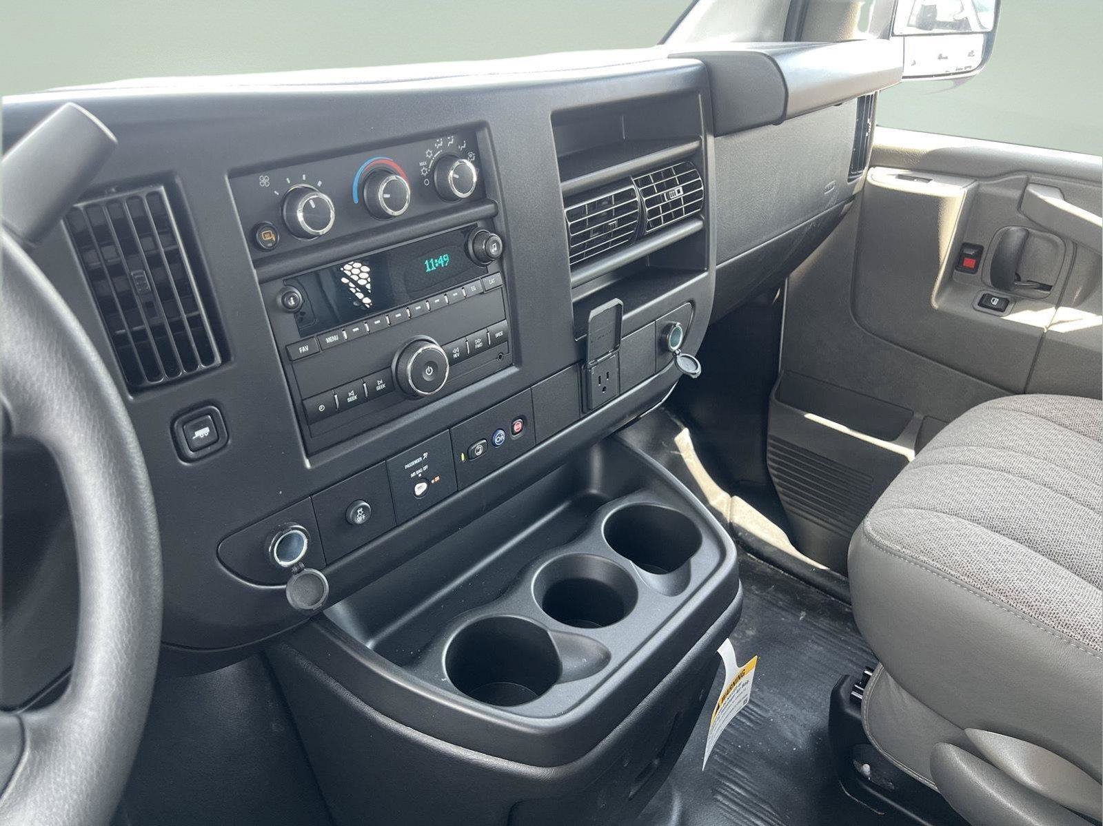New 2026 GMC Savana 3500 w/ Driver Convenience Package RWD image 30