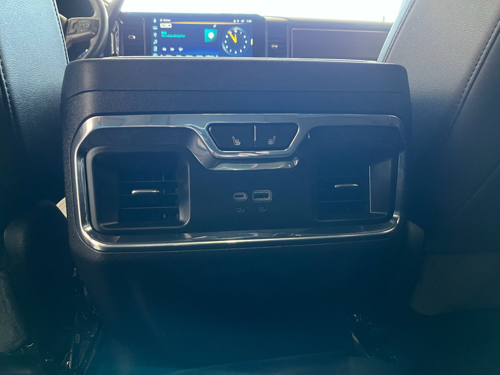 Used 2024 Chevrolet Silverado 2500 High Country w/ High Country Premium Package AWD/4WD image 16