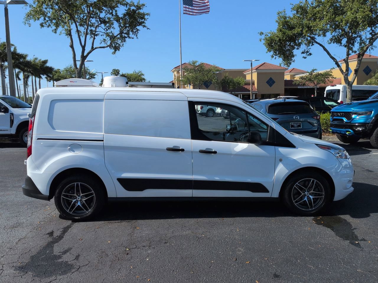 Used 2018 Ford Transit Connect XLT FWD image 3