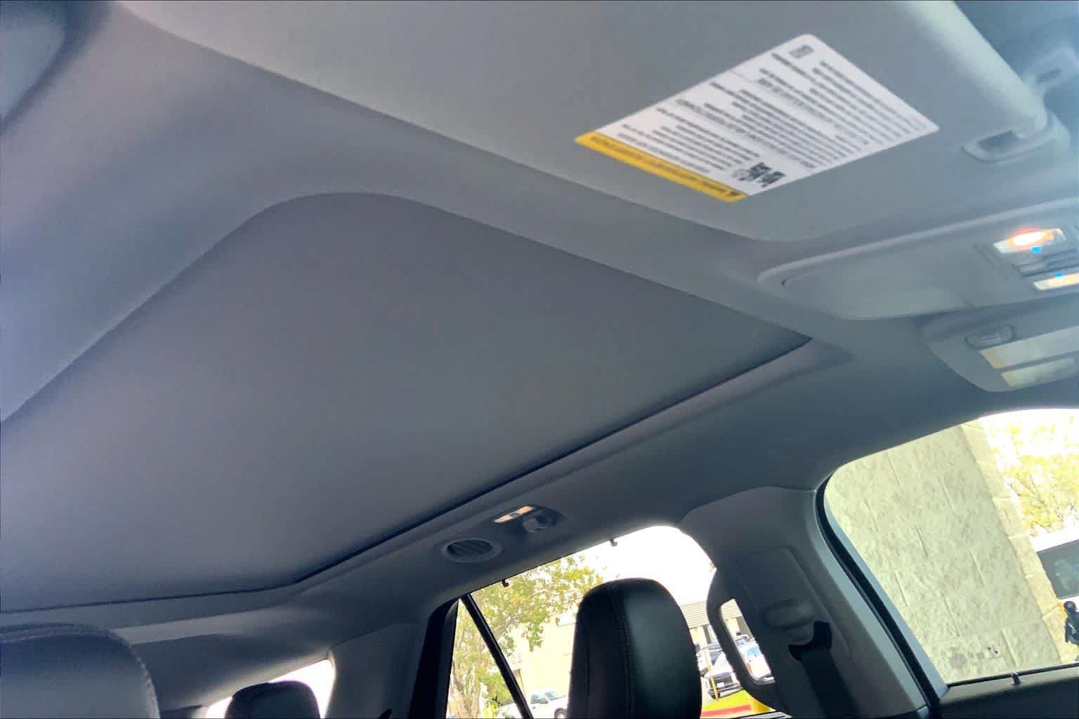 Used 2023 Ford Explorer Limited w/ Limited Technology Package RWD image 14