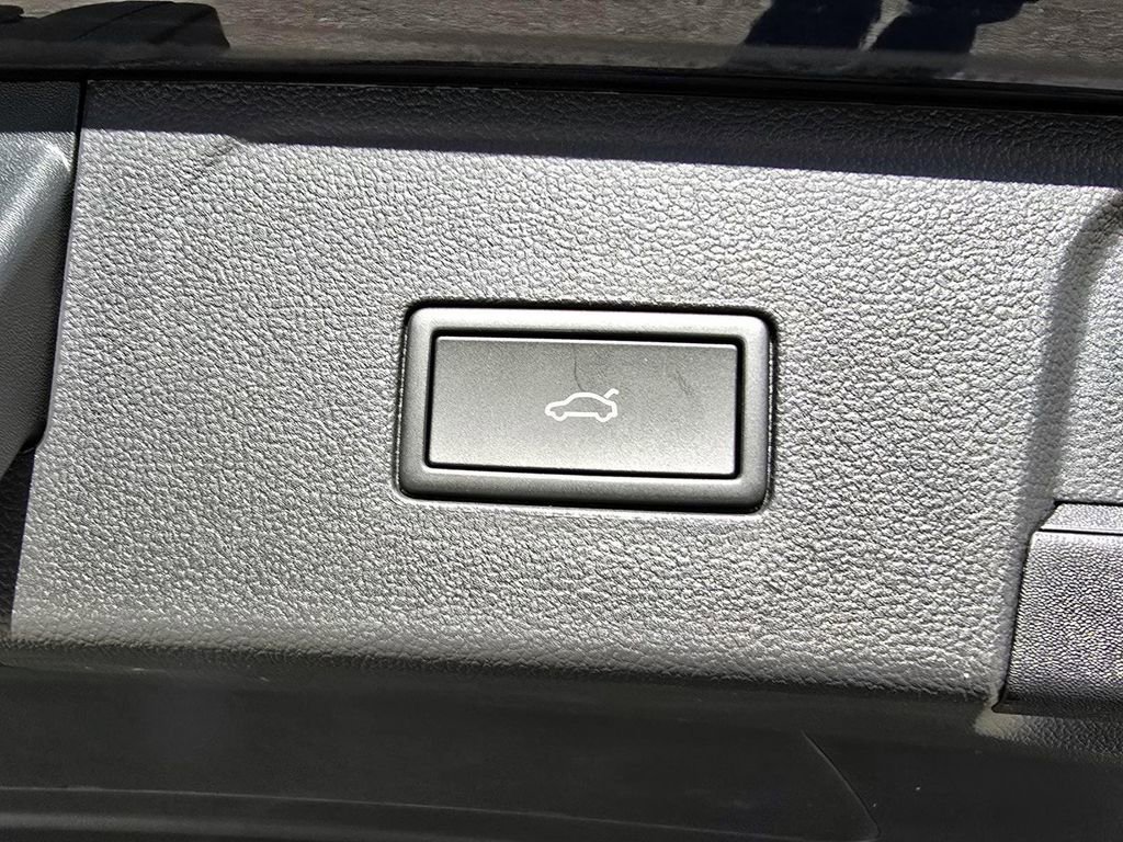 New 2026 Volkswagen Atlas SEL Premium R-Line image 31