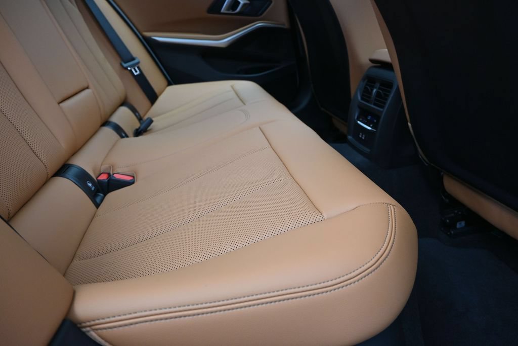 Certified 2026 BMW 330i Sedan RWD image 22