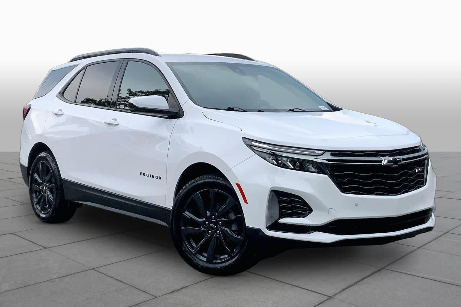 Used 2023 Chevrolet Equinox RS FWD image 3