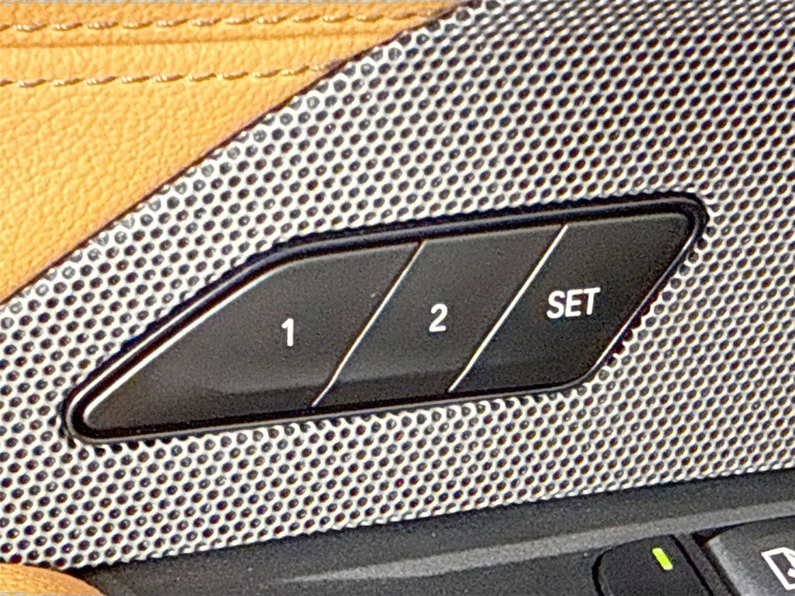 Used 2025 BMW i4 eDrive40 w/ Premium Package image 32