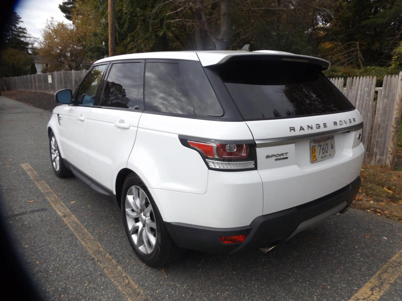 Used 2016 Land Rover Range Rover Sport HSE image 3
