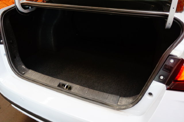 Certified 2025 Nissan Versa SR w/ Trunk Package FWD image 39
