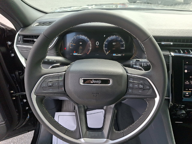 New 2026 Jeep Grand Cherokee Laredo w/ MOPAR Finishing Package AWD/4WD image 13