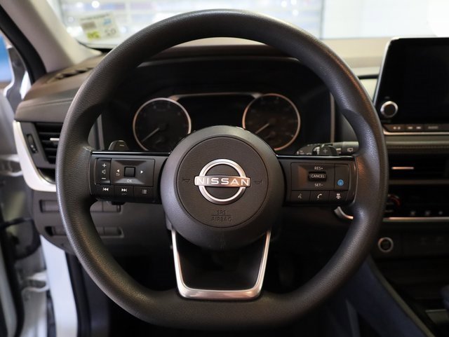 Used 2023 Nissan Rogue SV image 8