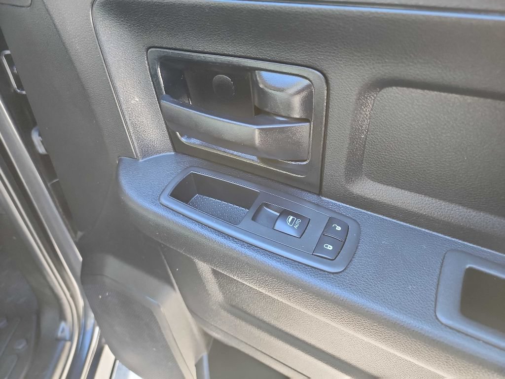 Used 2018 RAM 3500 Tradesman w/ Chrome Appearance Group AWD/4WD image 35