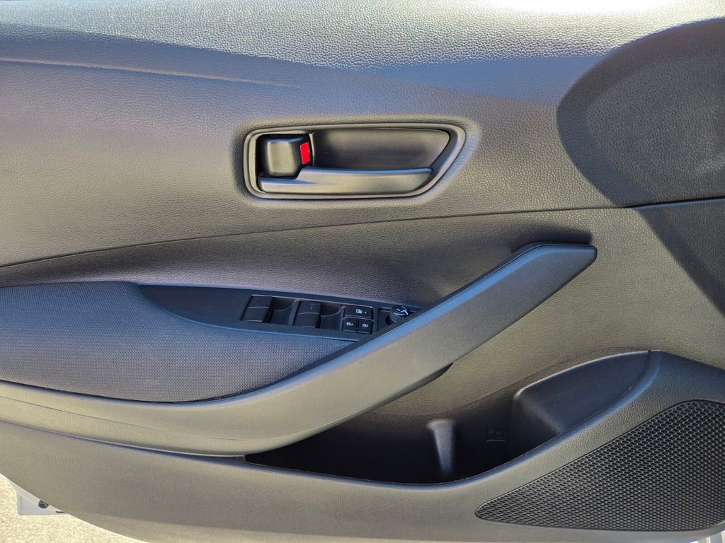 Used 2022 Toyota Corolla LE FWD image 23