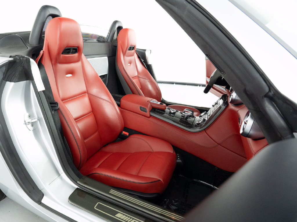 Used 2012 Mercedes-Benz SLS AMG Roadster image 34