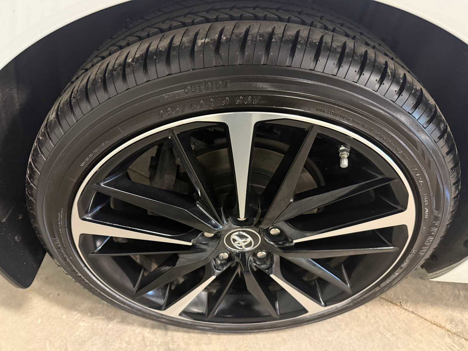 Used 2019 Toyota Camry XSE w/ Navigation Package image 13