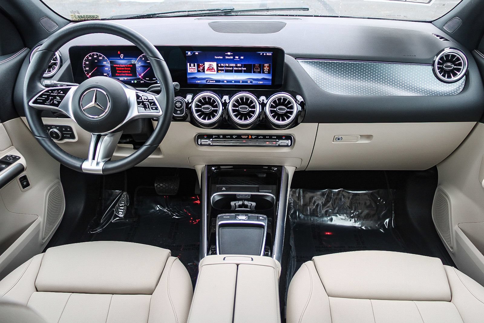 Used 2025 Mercedes-Benz GLA 250 image 12