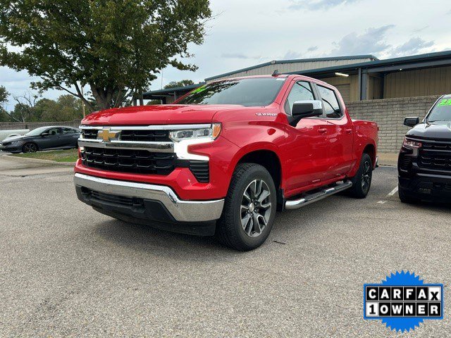 Used 2022 Chevrolet Silverado 1500 LT AWD/4WD image 2