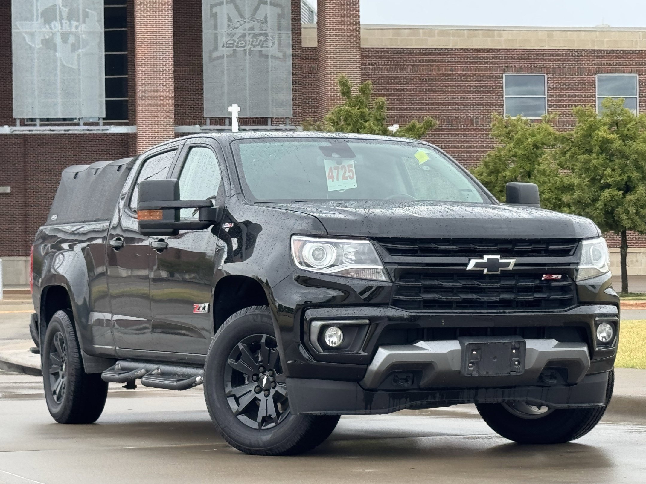 Used 2022 Chevrolet Colorado Z71 w/ Z71 Midnight Edition AWD/4WD image 2