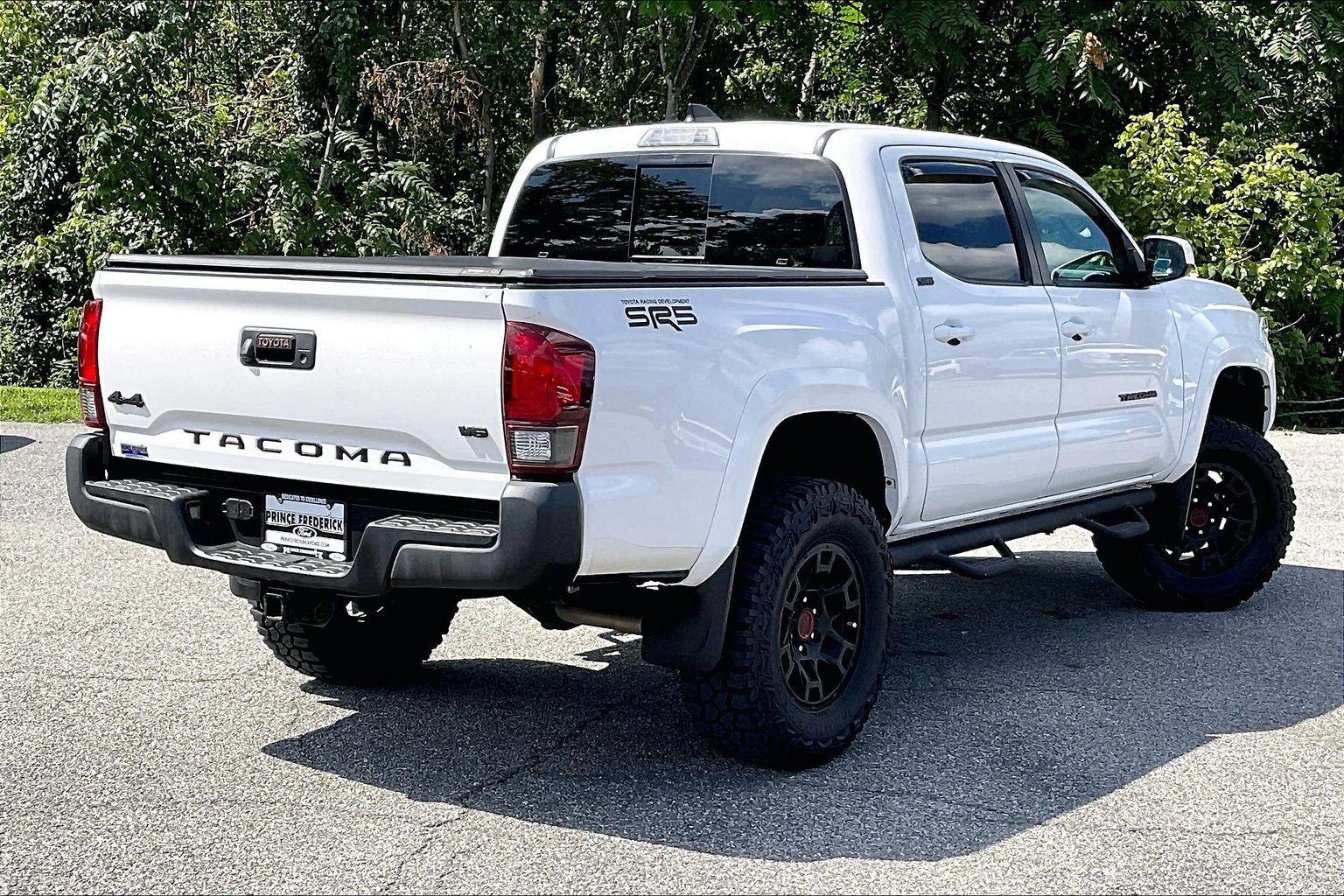 Used 2022 Toyota Tacoma SR5 AWD/4WD image 12
