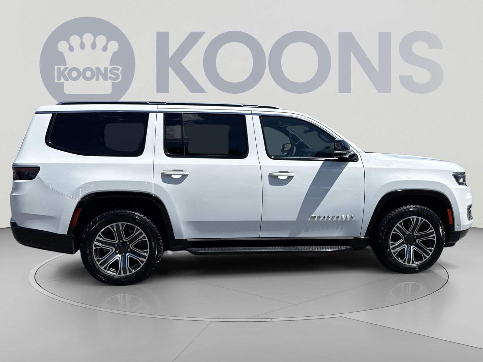Used 2023 Jeep Wagoneer 4WD w/ Premium Group I image 8