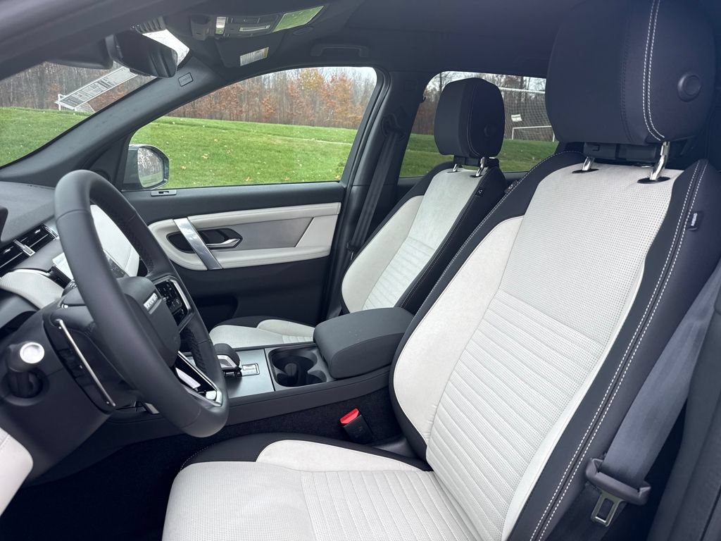 New 2025 Land Rover Discovery Sport Dynamic SE AWD/4WD image 10
