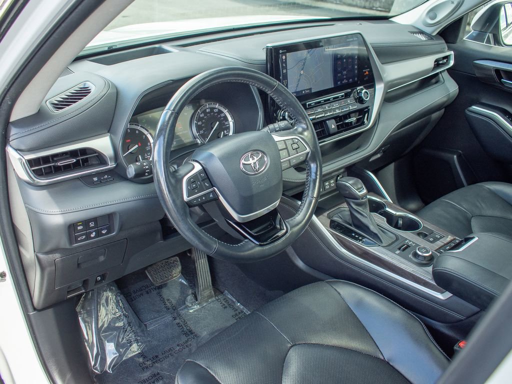 Used 2022 Toyota Highlander Platinum AWD/4WD image 12