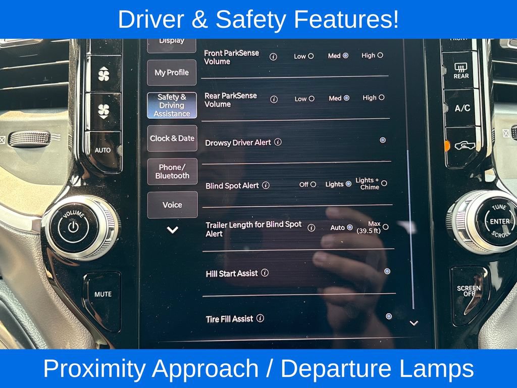 New 2026 RAM 3500 Big Horn AWD/4WD image 9