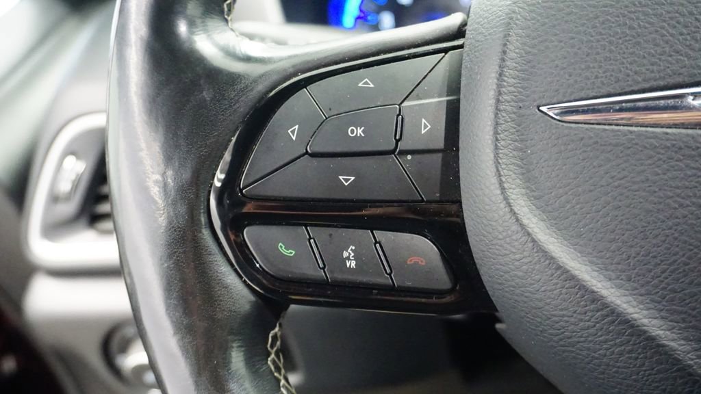 Certified 2020 Chrysler Pacifica Touring-L w/ Advanced Safetytec Group image 35