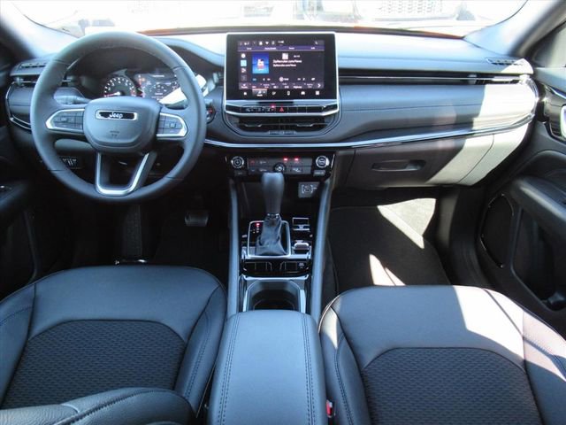 New 2026 Jeep Compass Latitude image 11