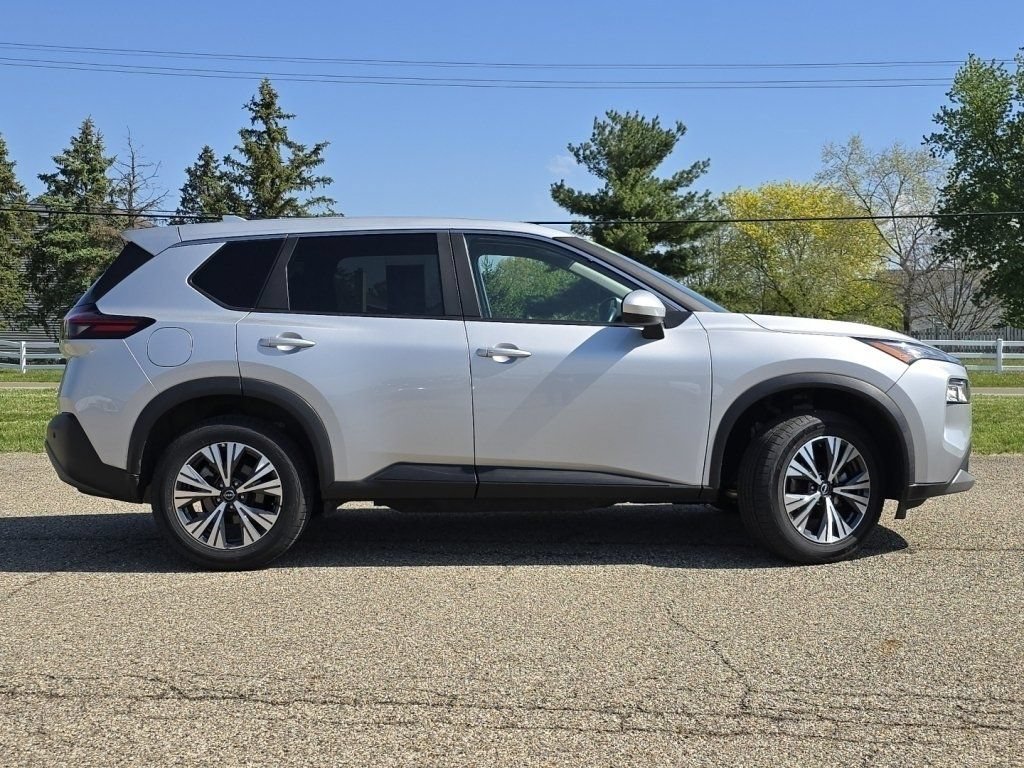 Used 2023 Nissan Rogue SV AWD/4WD image 17