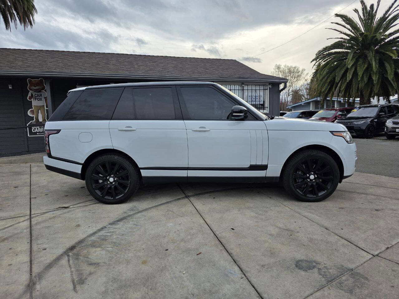 Used 2016 Land Rover Range Rover Supercharged image 4