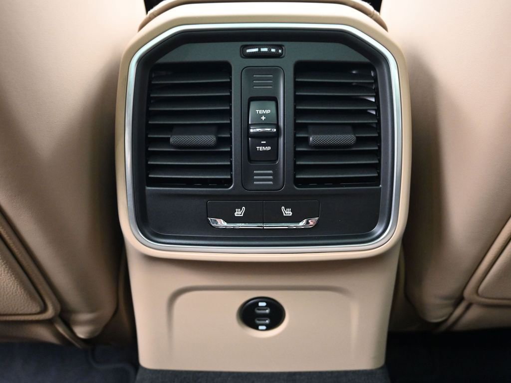 Certified 2026 Porsche Macan GTS image 8