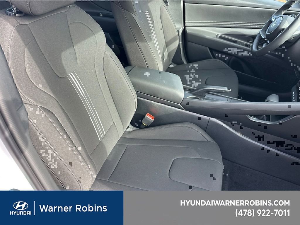 New 2025 Hyundai Elantra Sport image 12