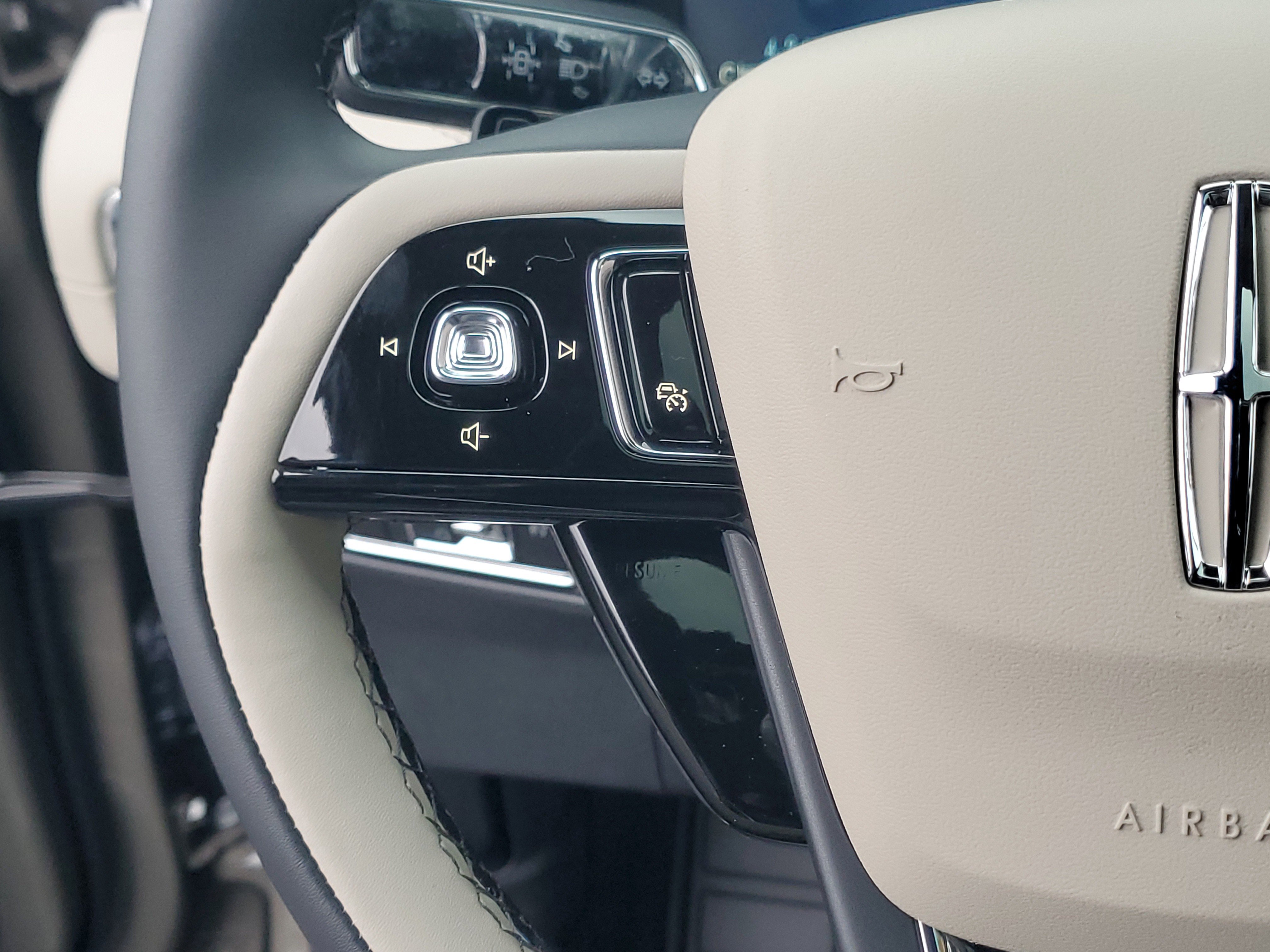 New 2026 Lincoln Corsair Premiere AWD/4WD image 17