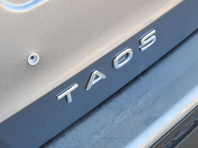 Used 2025 Volkswagen Taos SE FWD image 9