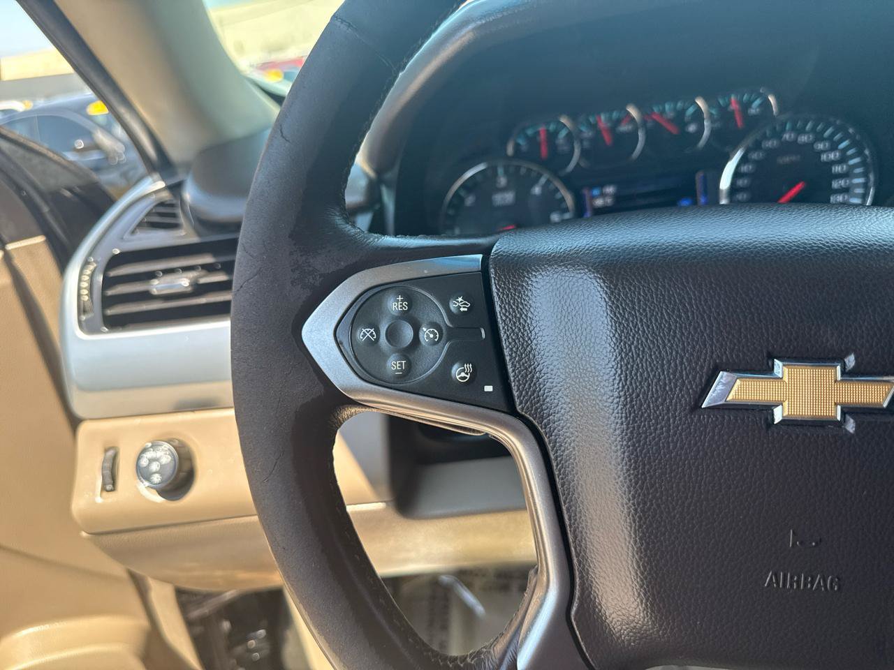 Used 2015 Chevrolet Tahoe LTZ RWD image 21