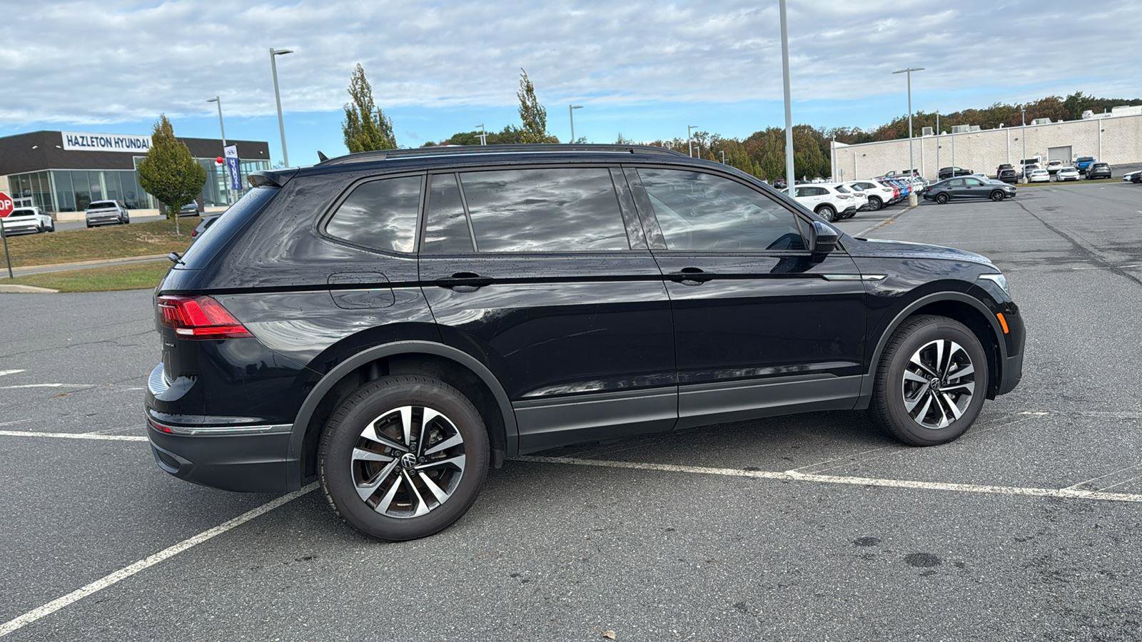 Used 2022 Volkswagen Tiguan S image 4